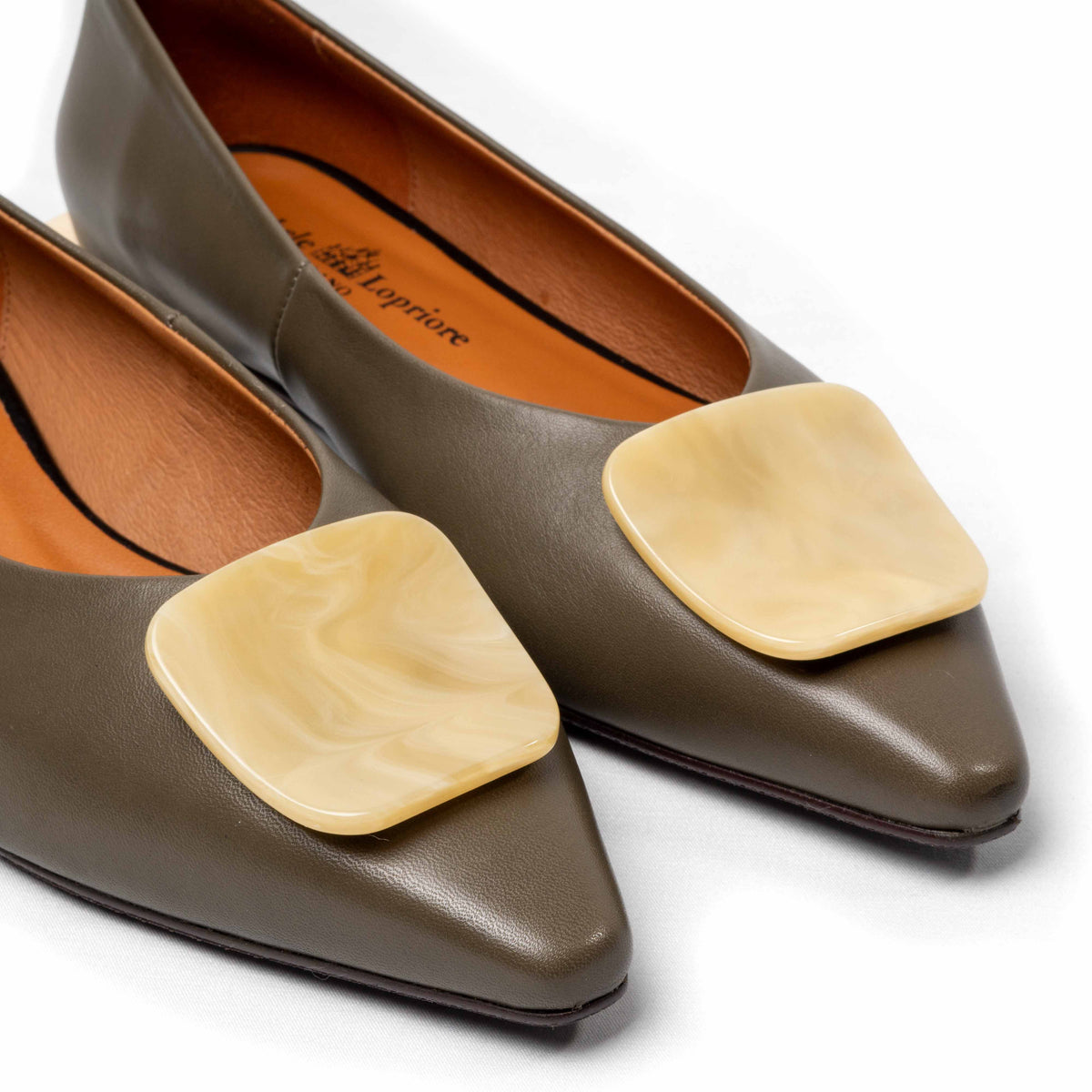 LYNDA POINTY FLAT