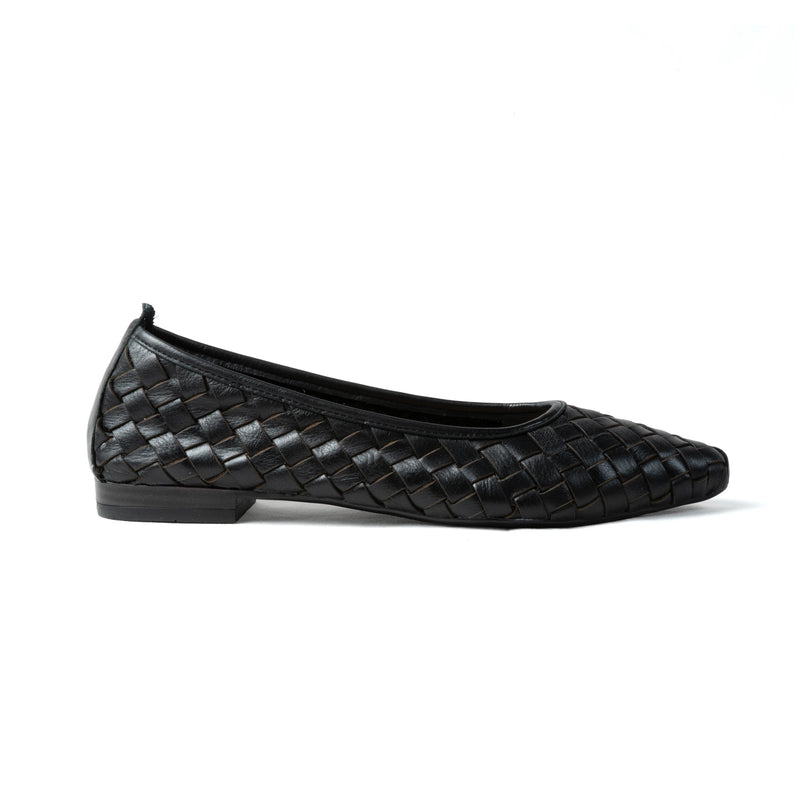 LILA POINTY FLATS