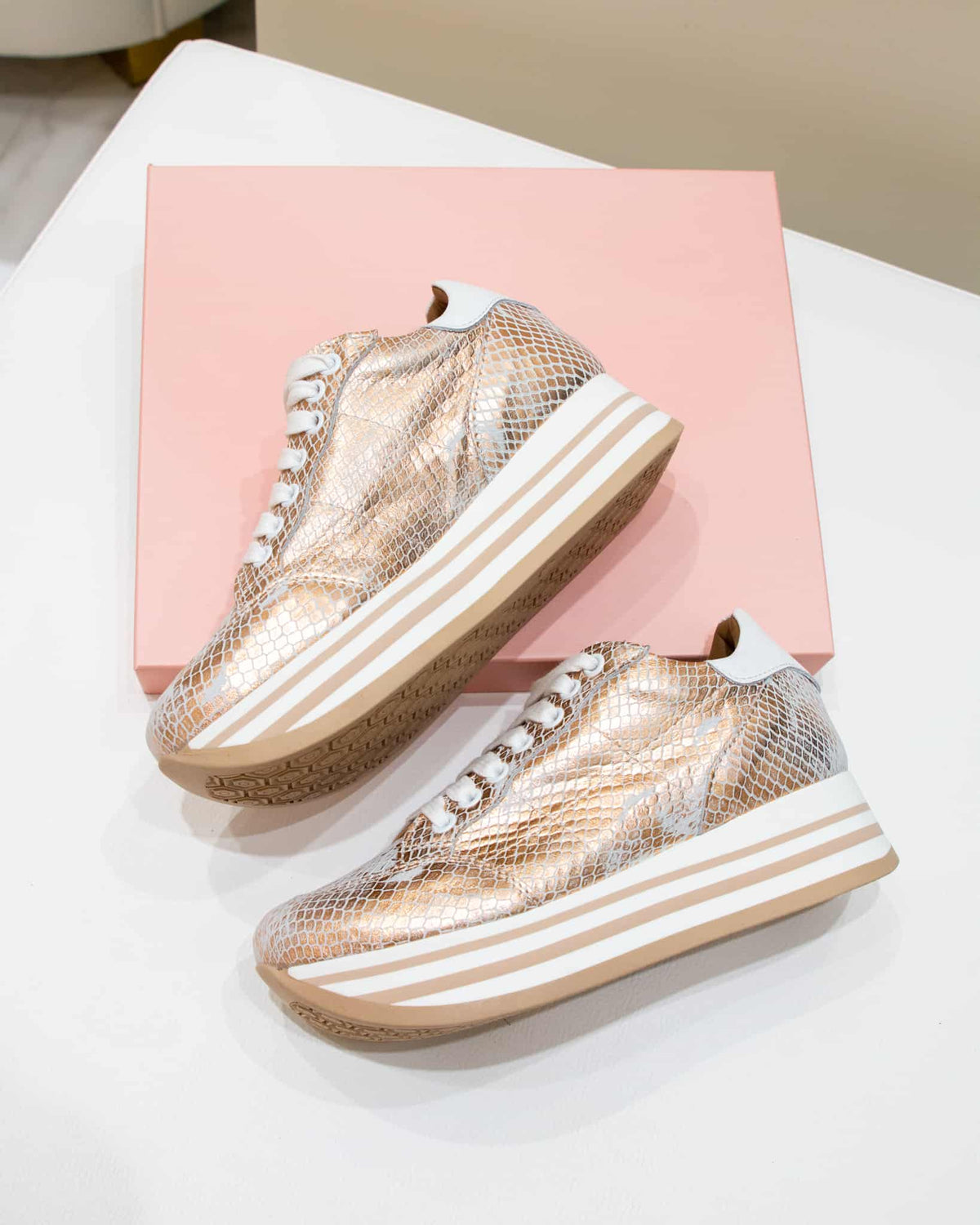 STELLA SNEAKER