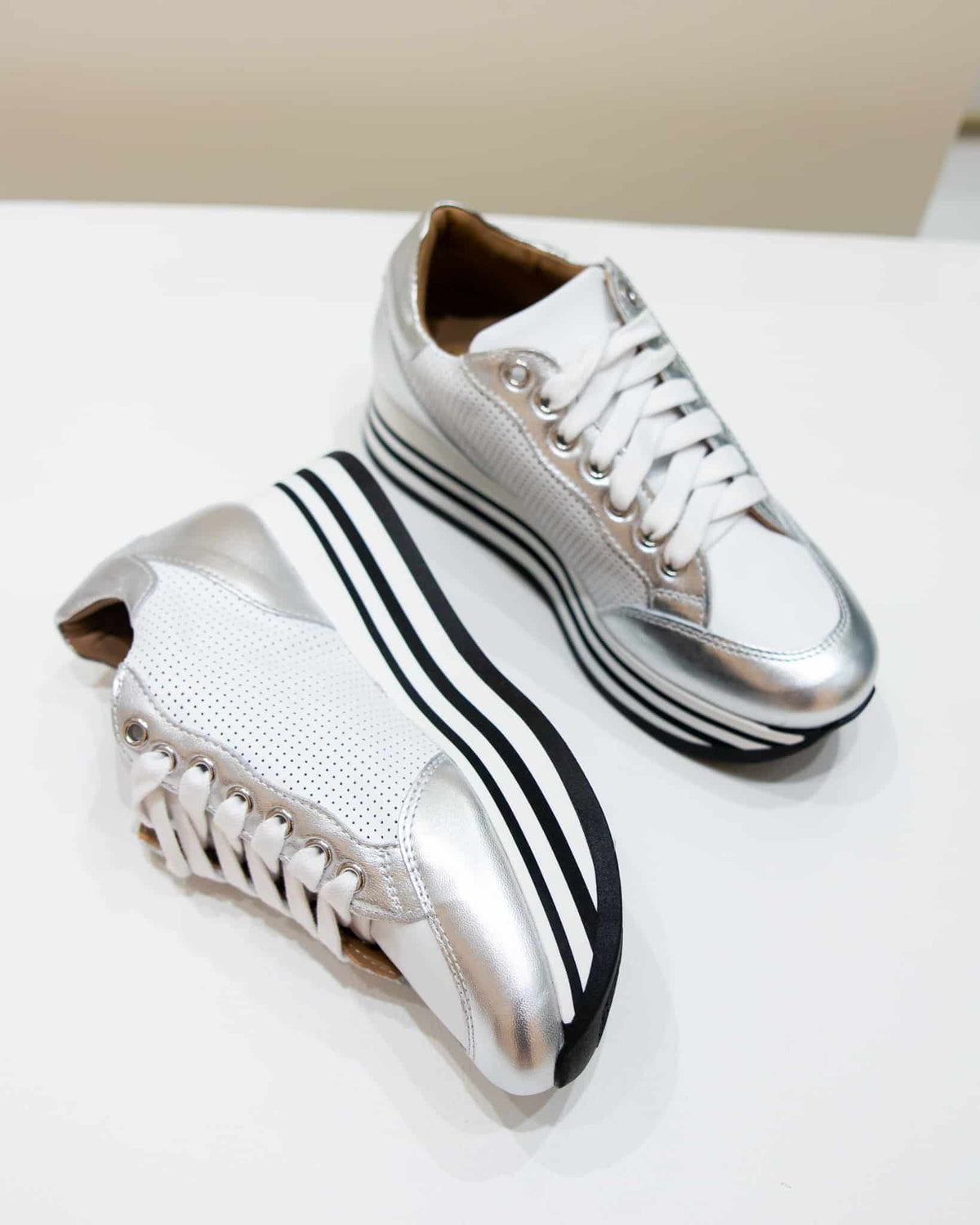 STELLA SNEAKER